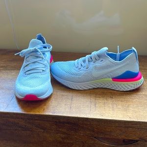 NEW NIKE Epic React Flyknit